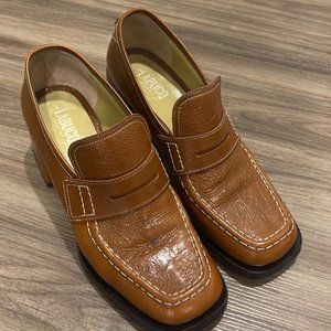 Labucq Kitty Loafers in Tan Patent